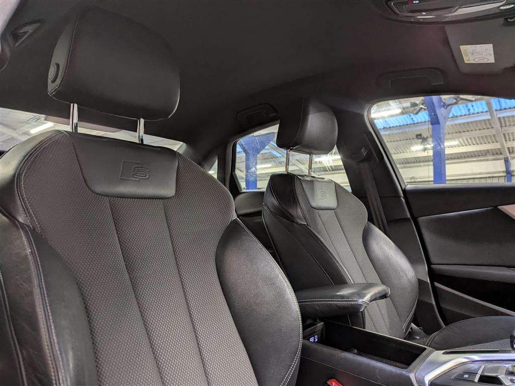 <p>2017 AUDI A4 S LINE TDI S-A</p>