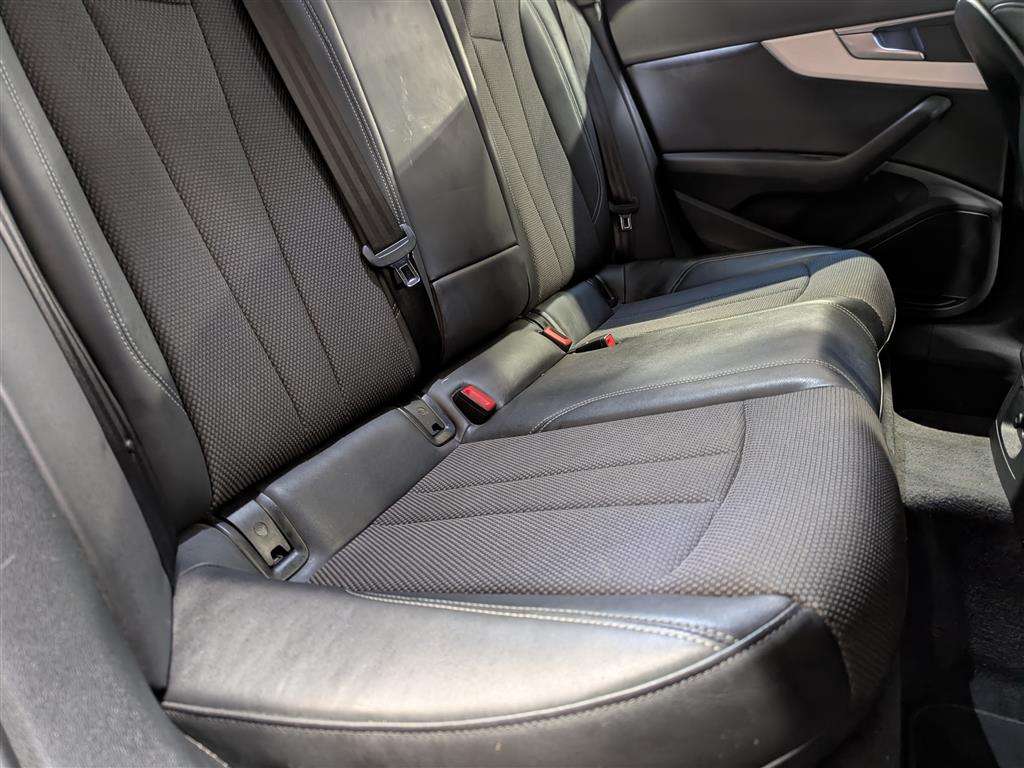 <p>2017 AUDI A4 S LINE TDI S-A</p>