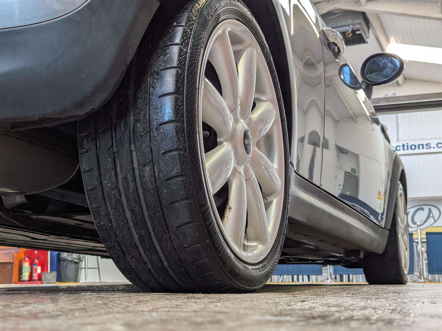 <p>2009 MINI COOPER GRAPHITE</p>