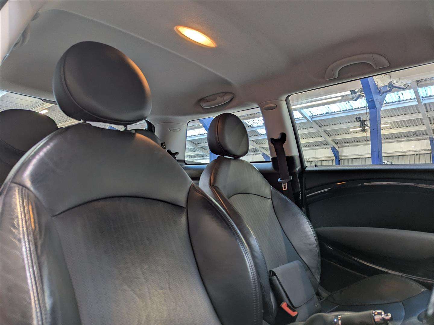 <p>2009 MINI COOPER GRAPHITE</p>