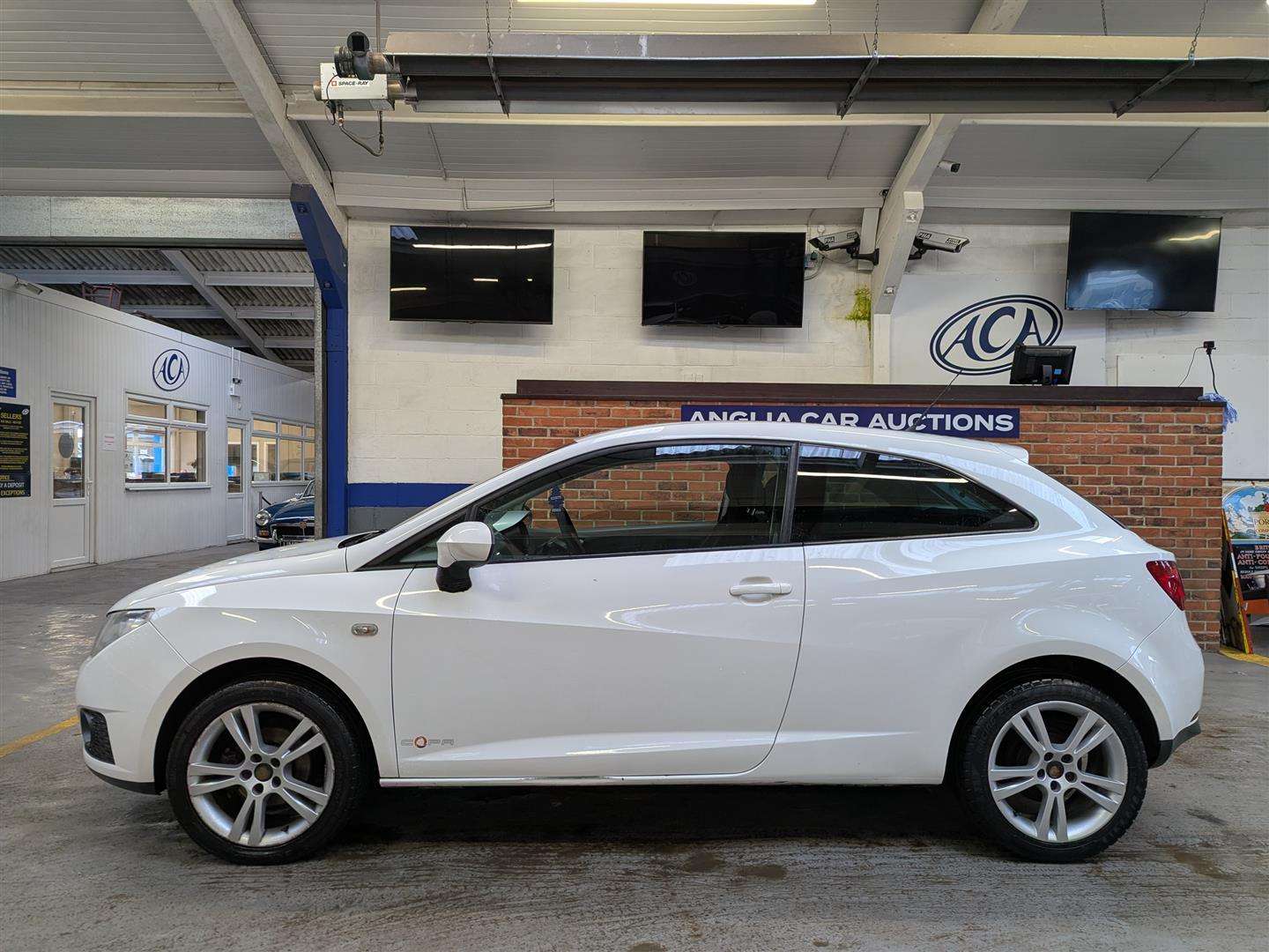 <p>2011 SEAT IBIZA SE COPA</p>