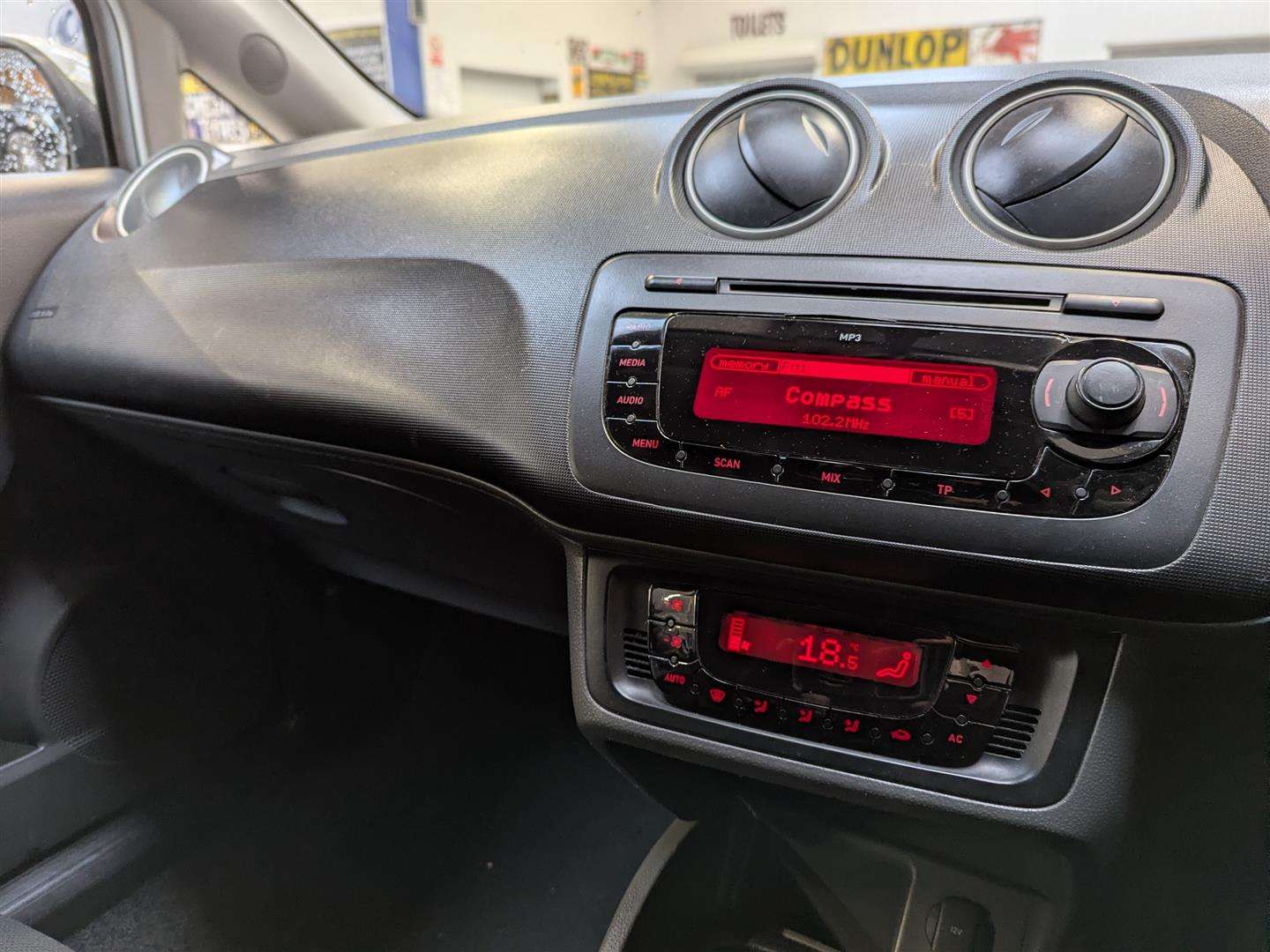 <p>2011 SEAT IBIZA SE COPA</p>