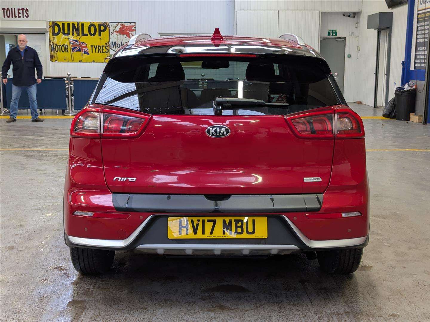 <p>2017 KIA NIRO 2 S-A</p>