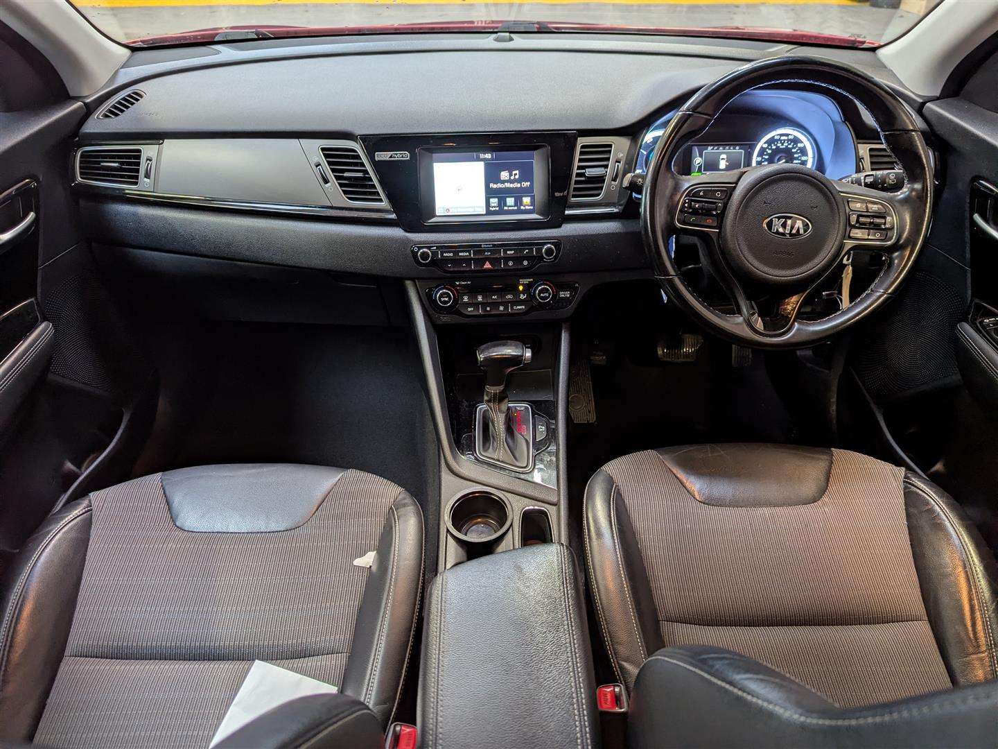 <p>2017 KIA NIRO 2 S-A</p>