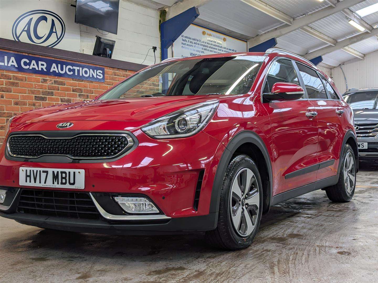 <p>2017 KIA NIRO 2 S-A</p>