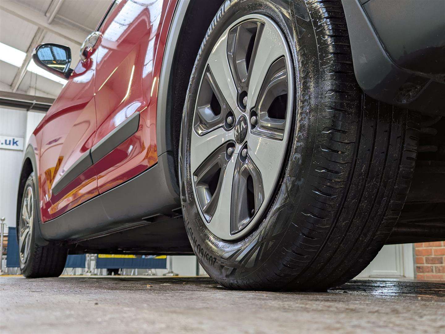 <p>2017 KIA NIRO 2 S-A</p>