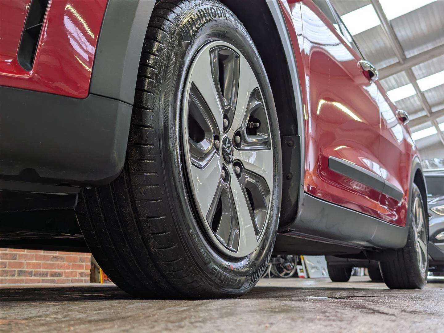 <p>2017 KIA NIRO 2 S-A</p>