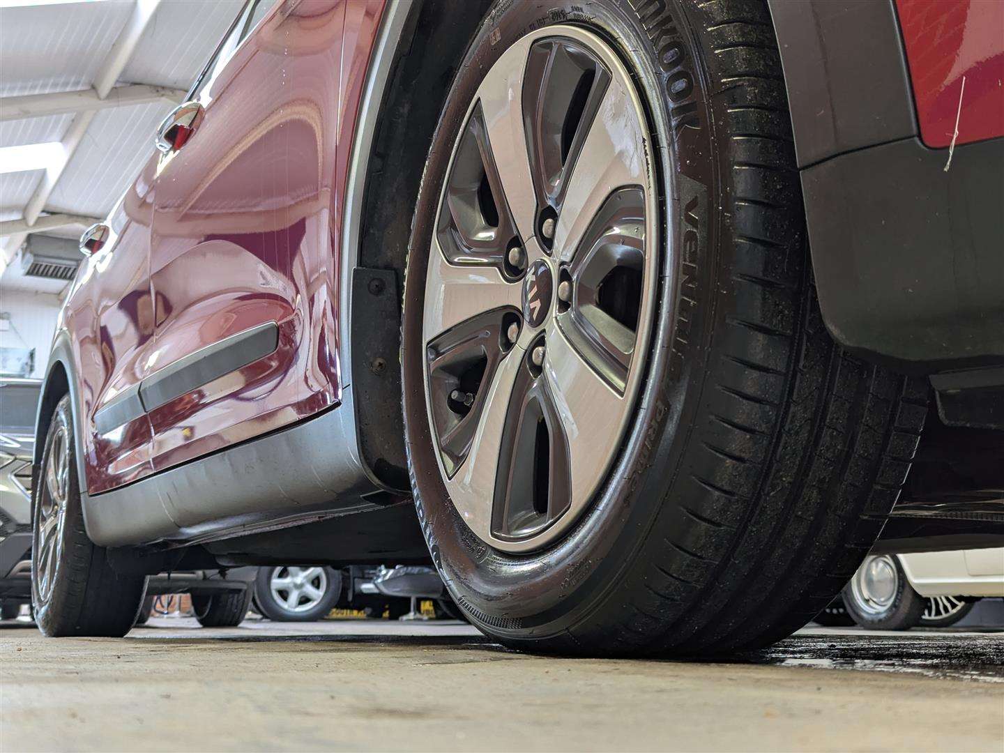 <p>2017 KIA NIRO 2 S-A</p>