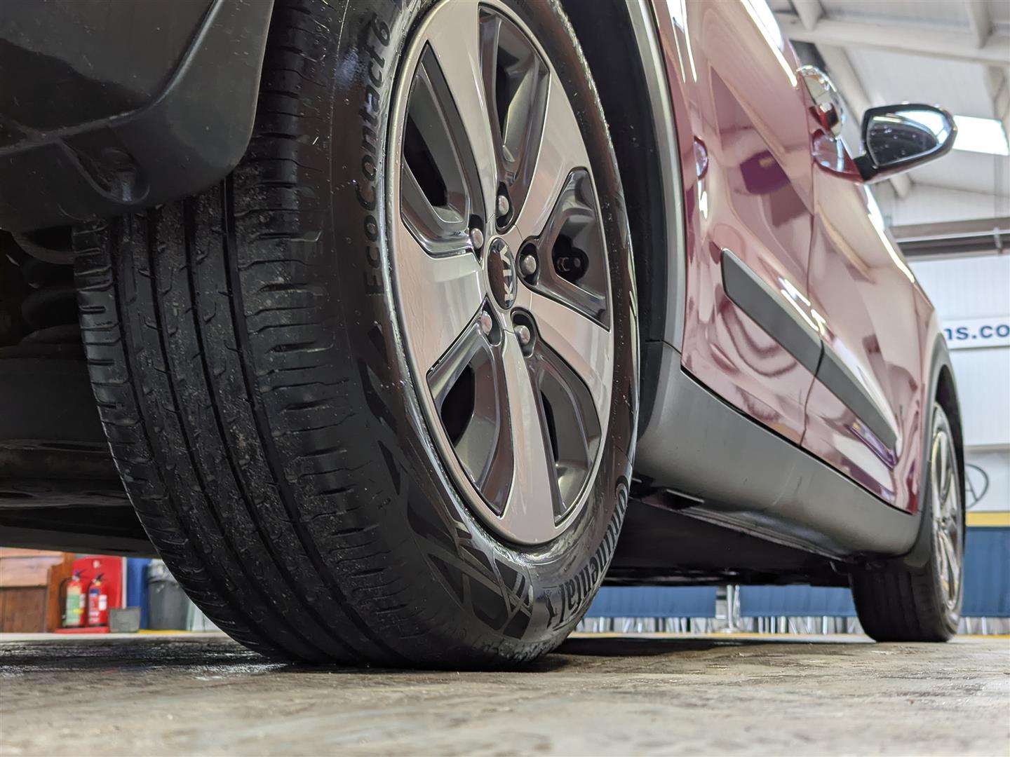 <p>2017 KIA NIRO 2 S-A</p>