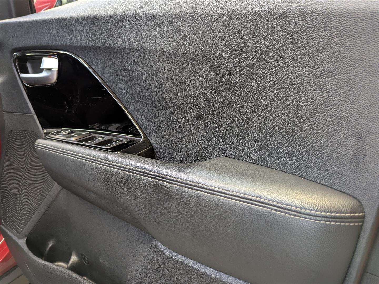 <p>2017 KIA NIRO 2 S-A</p>