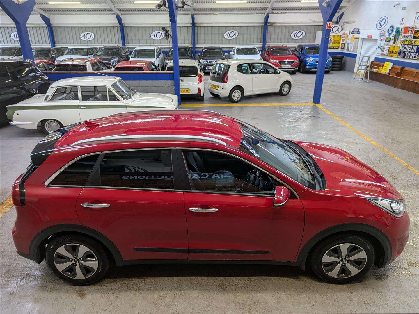 <p>2017 KIA NIRO 2 S-A</p>