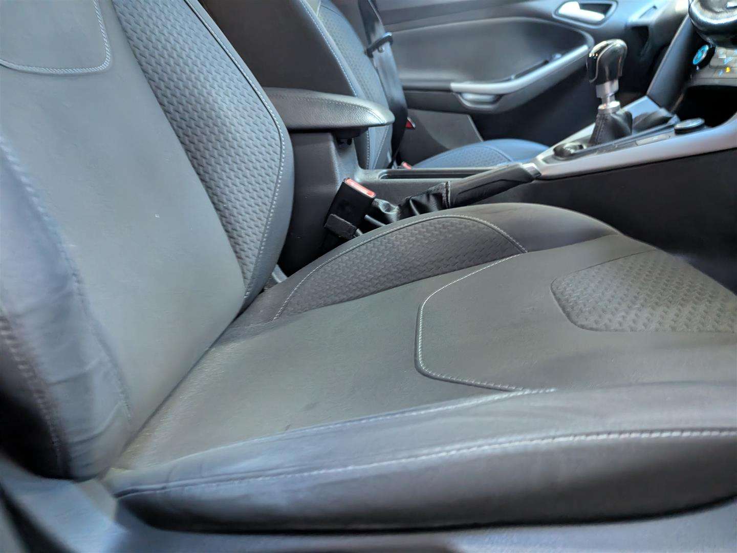 <p>2015 FORD FOCUS ZETEC TDCI</p>