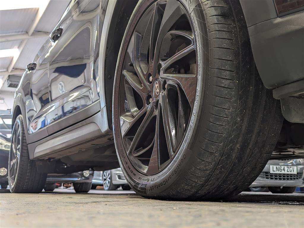 <p>2020 HYUNDAI TUCSON N LNE 48V MHEV CRD</p>