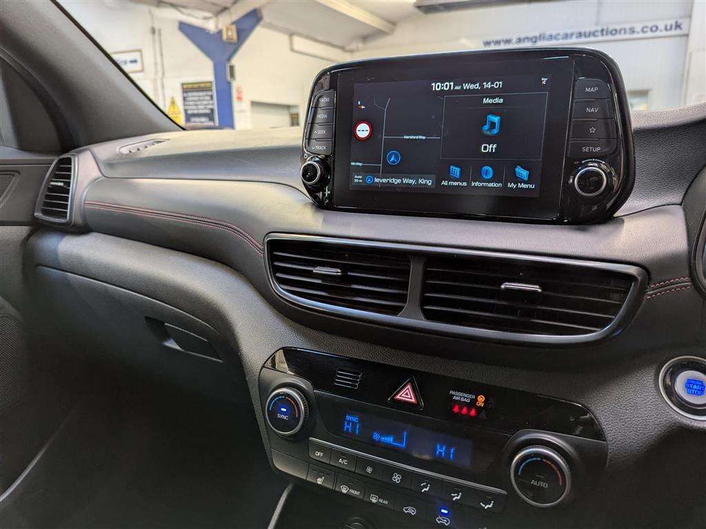 <p>2020 HYUNDAI TUCSON N LNE 48V MHEV CRD</p>