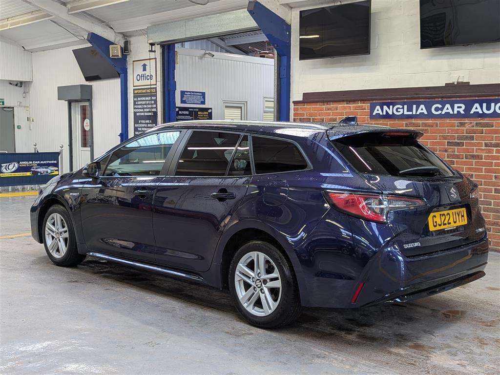 <p>2022 SUZUKI SWACE SZ-T HEV CVT</p>