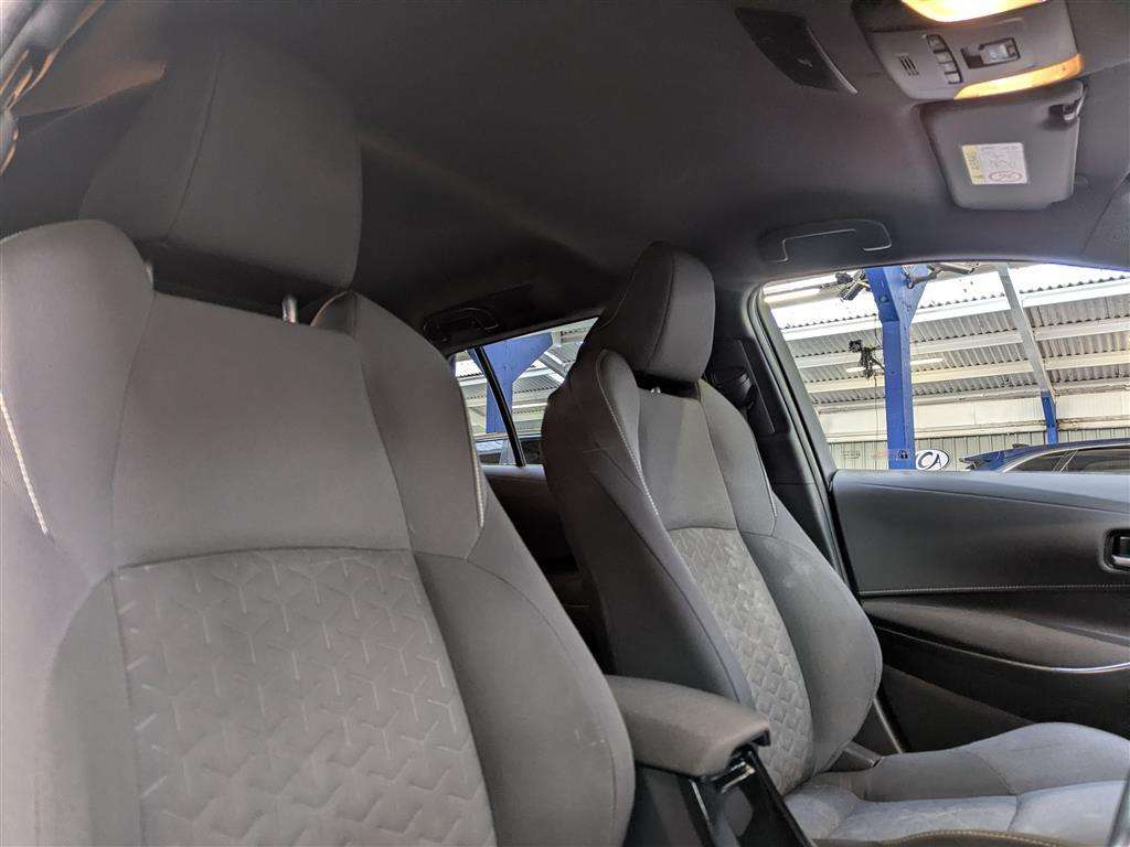 <p>2022 SUZUKI SWACE SZ-T HEV CVT</p>