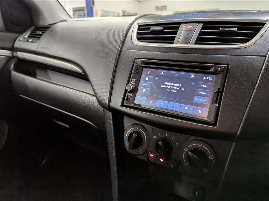 <p>2016 SUZUKI SWIFT SZ-L</p>