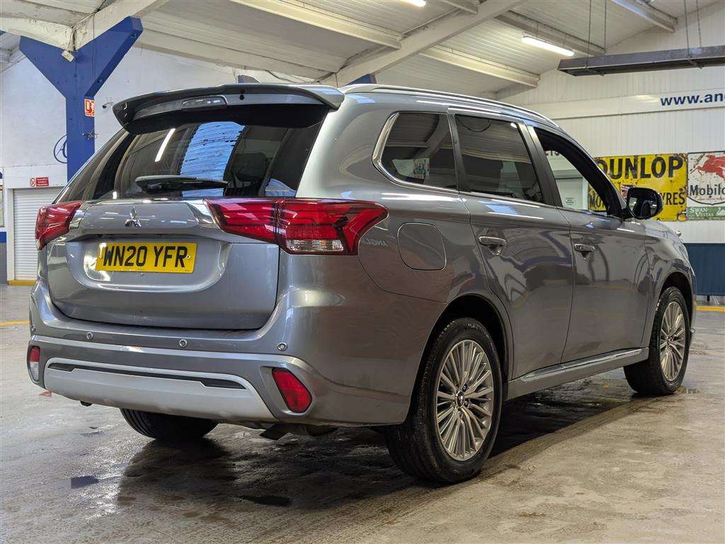 <p>2020 MITSUBISHI OUTLANDER EXCD SAFETY PHE</p>