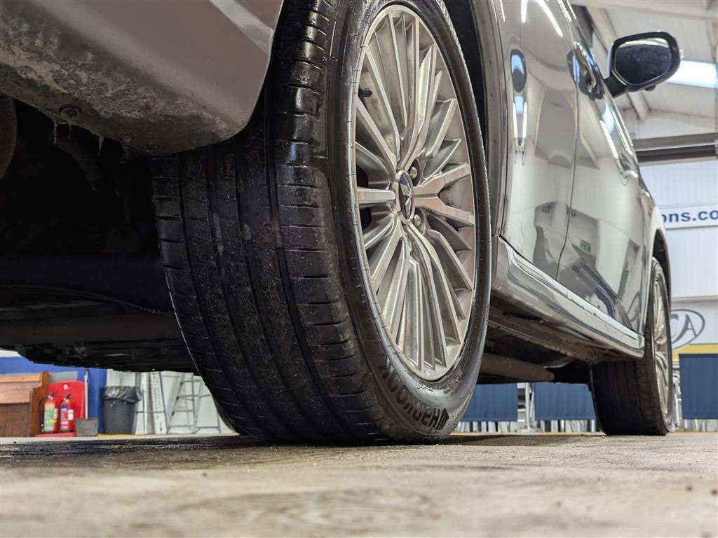 <p>2020 MITSUBISHI OUTLANDER EXCD SAFETY PHE</p>