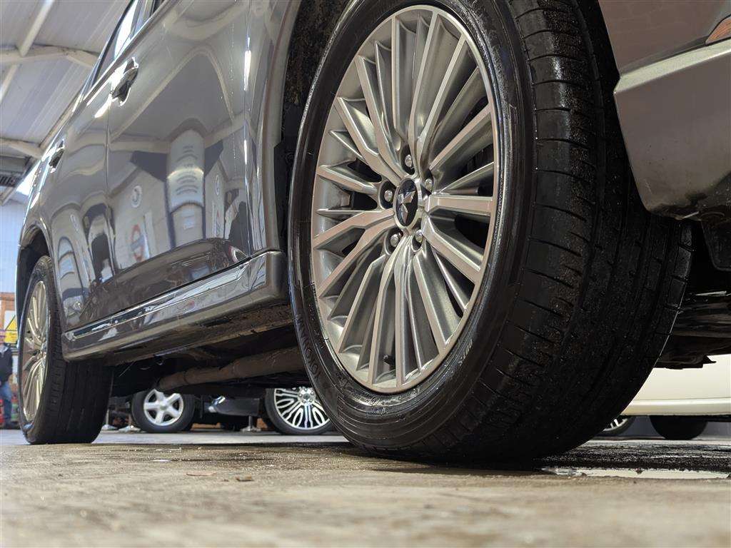 <p>2020 MITSUBISHI OUTLANDER EXCD SAFETY PHE</p>