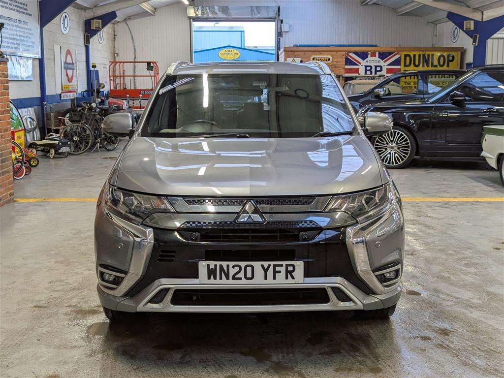 <p>2020 MITSUBISHI OUTLANDER EXCD SAFETY PHE</p>