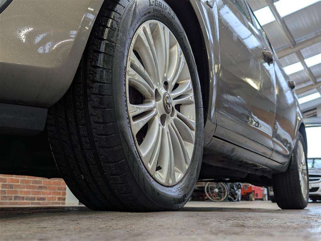 <p>2014 VAUXHALL CORSA SE</p>