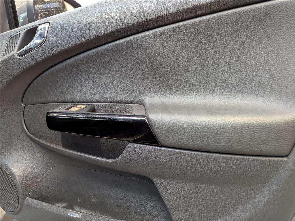 <p>2014 VAUXHALL CORSA SE</p>