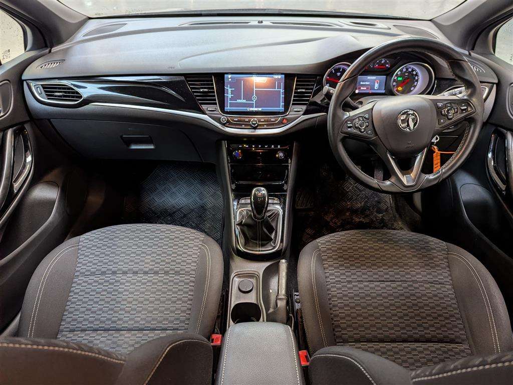 <p>2016 VAUXHALL ASTRA SRI NAV CDTI S/S</p>