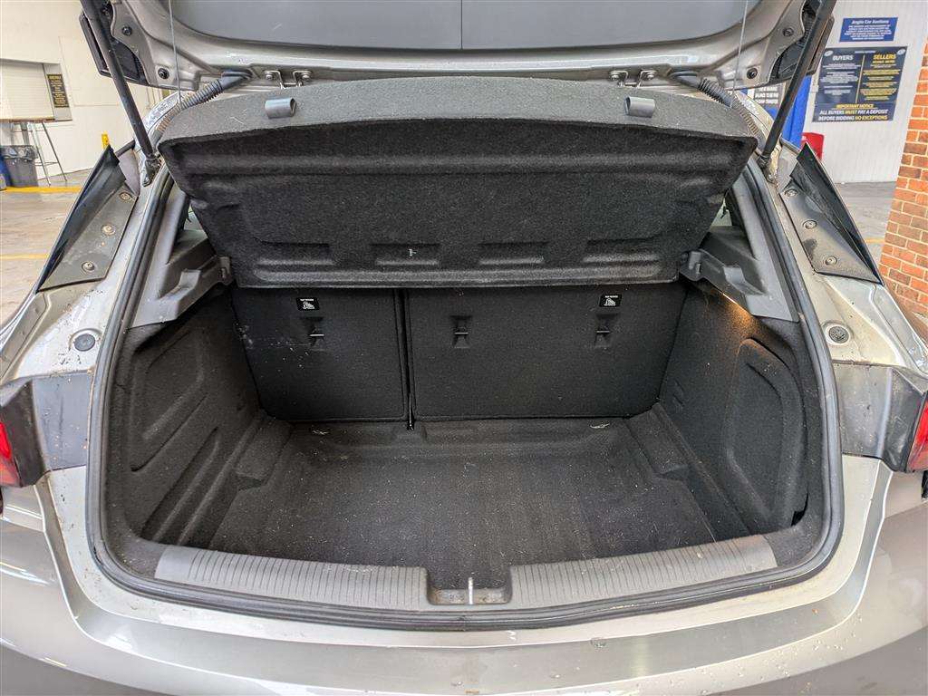 <p>2016 VAUXHALL ASTRA SRI NAV CDTI S/S</p>