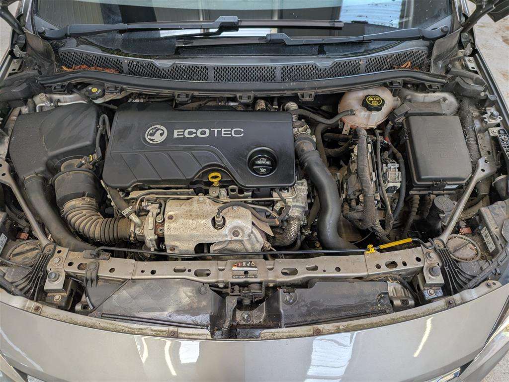 <p>2016 VAUXHALL ASTRA SRI NAV CDTI S/S</p>