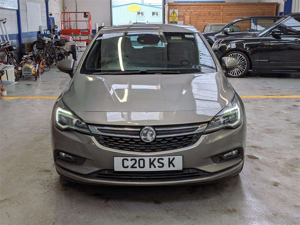 <p>2016 VAUXHALL ASTRA SRI NAV CDTI S/S</p>