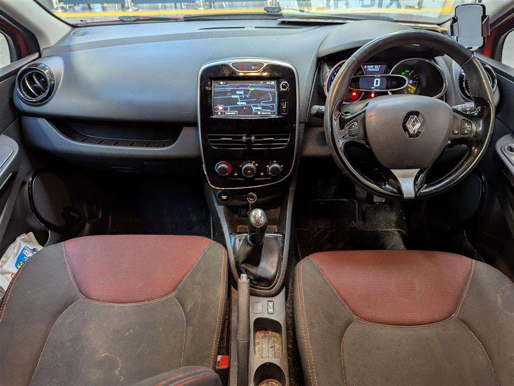 <p>2016 RENAULT CLIO DYNAMIQUE NAV 16V</p>