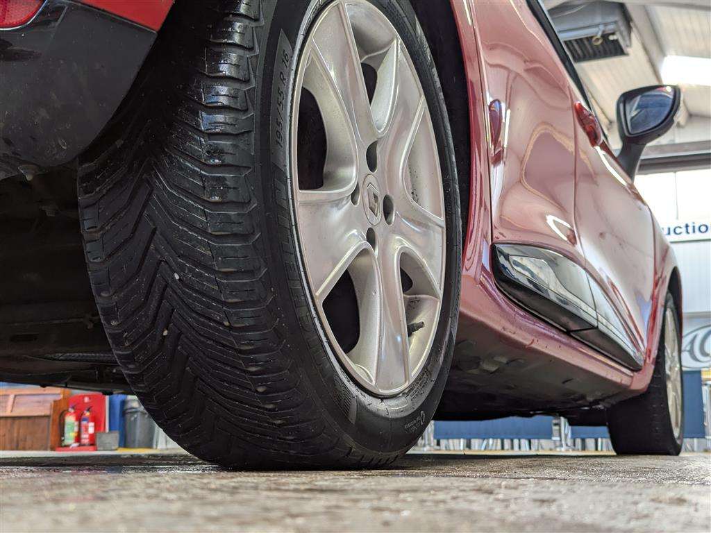 <p>2016 RENAULT CLIO DYNAMIQUE NAV 16V</p>