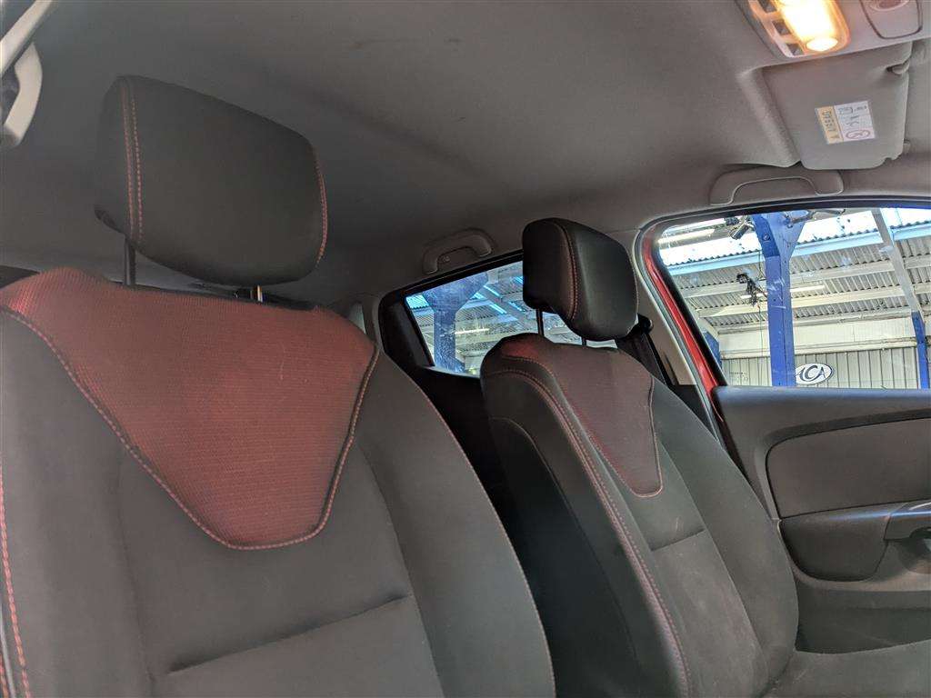 <p>2016 RENAULT CLIO DYNAMIQUE NAV 16V</p>