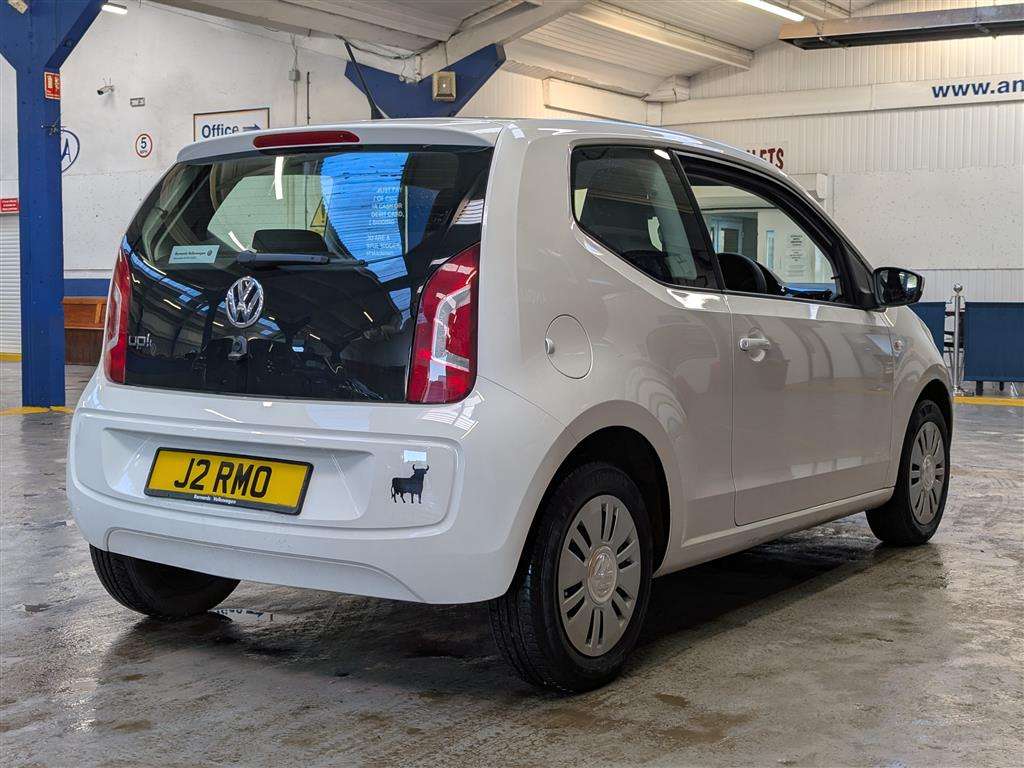 <p>2015 VOLKSWAGEN MOVE UP</p>