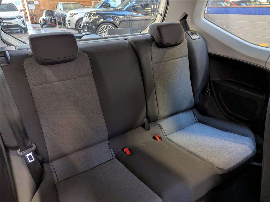 <p>2015 VOLKSWAGEN MOVE UP</p>