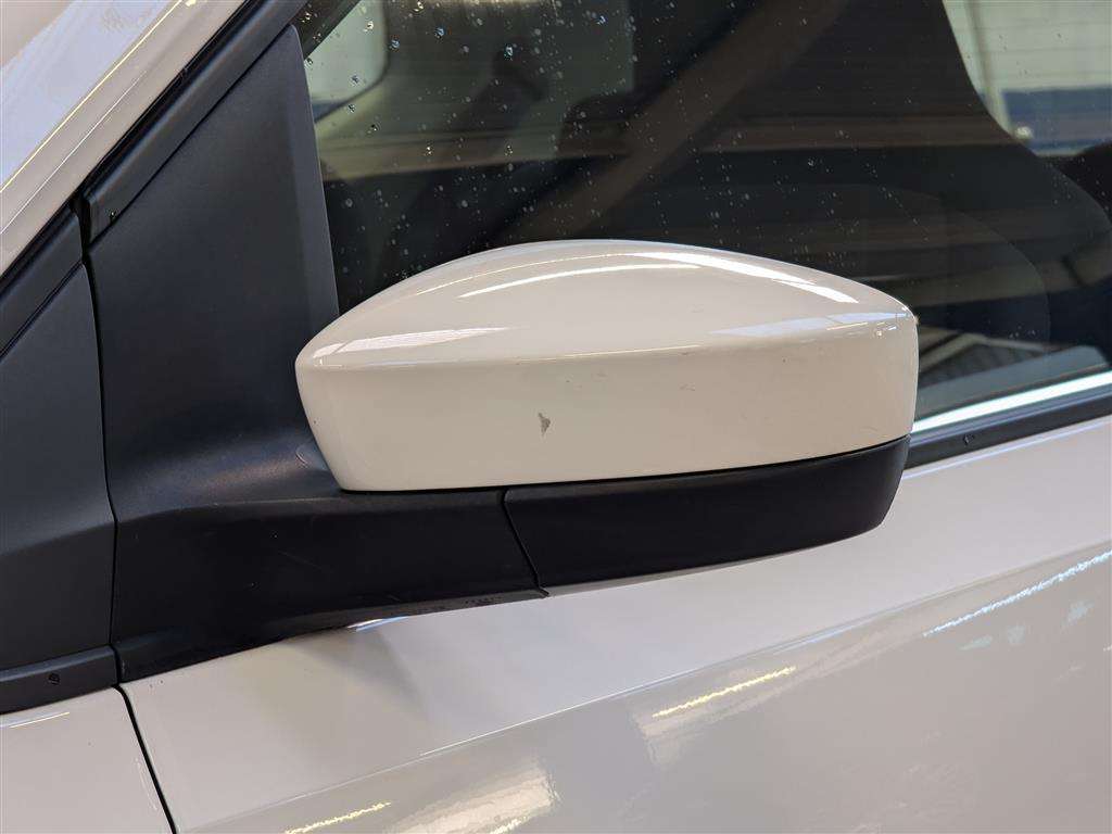 <p>2015 VOLKSWAGEN MOVE UP</p>