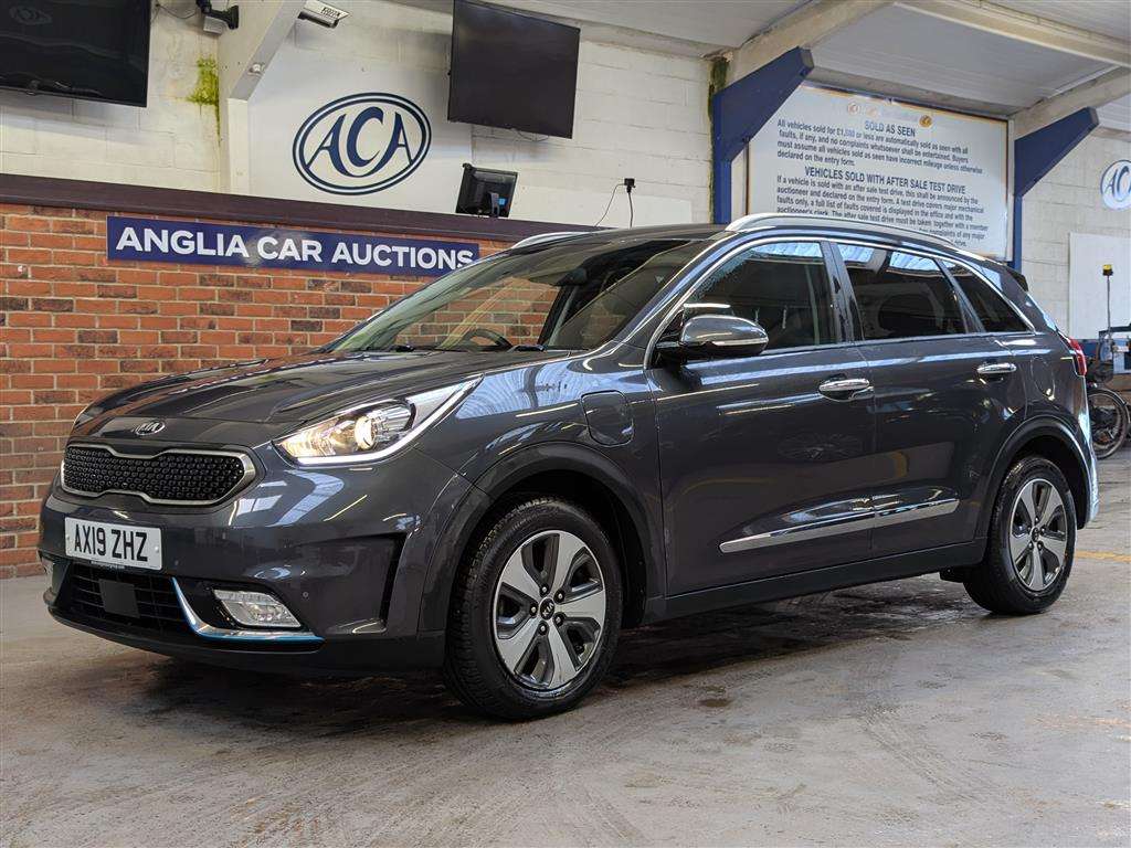 <p>2019 KIA NIRO 3 PHEV S-A</p>