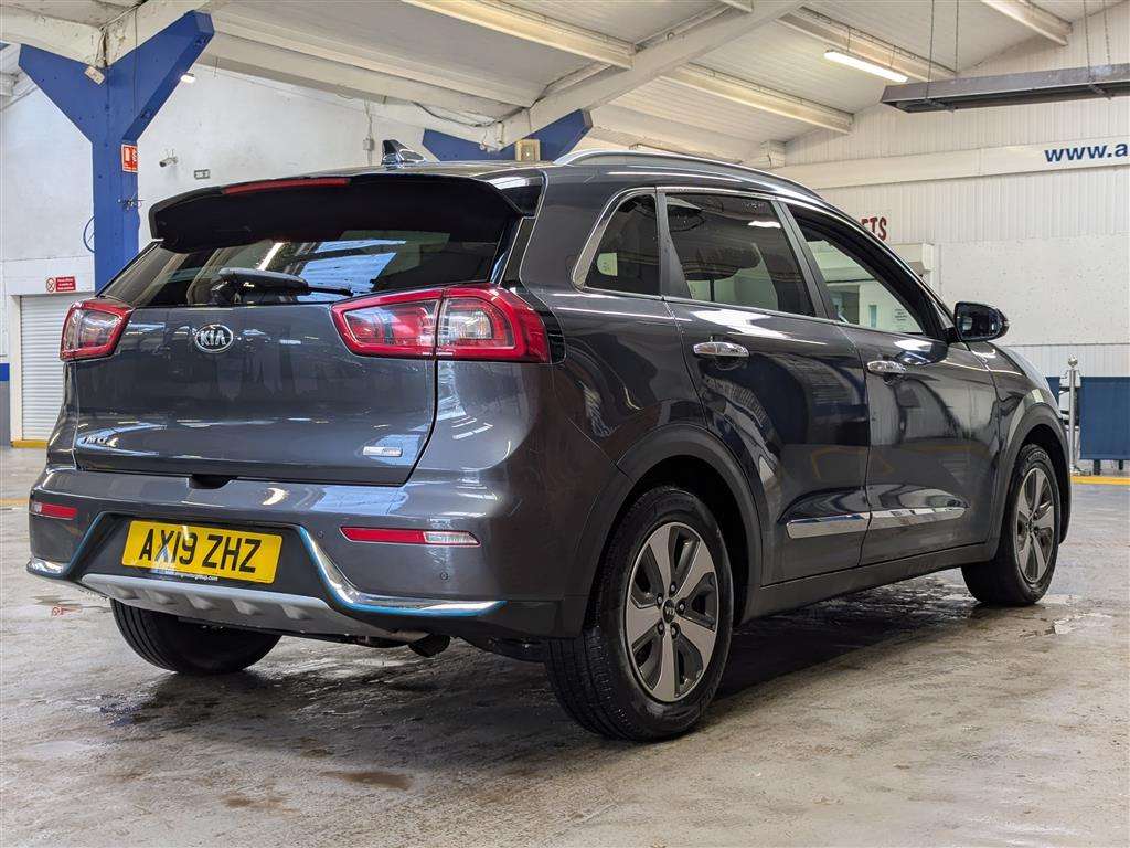 <p>2019 KIA NIRO 3 PHEV S-A</p>