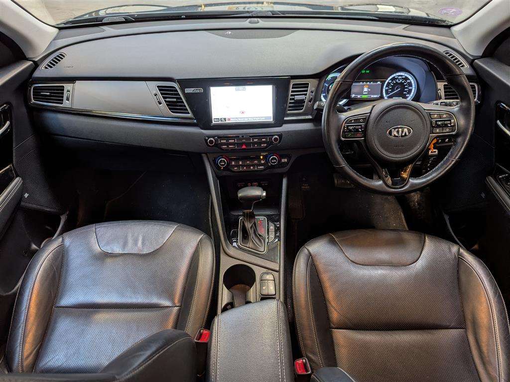 <p>2019 KIA NIRO 3 PHEV S-A</p>