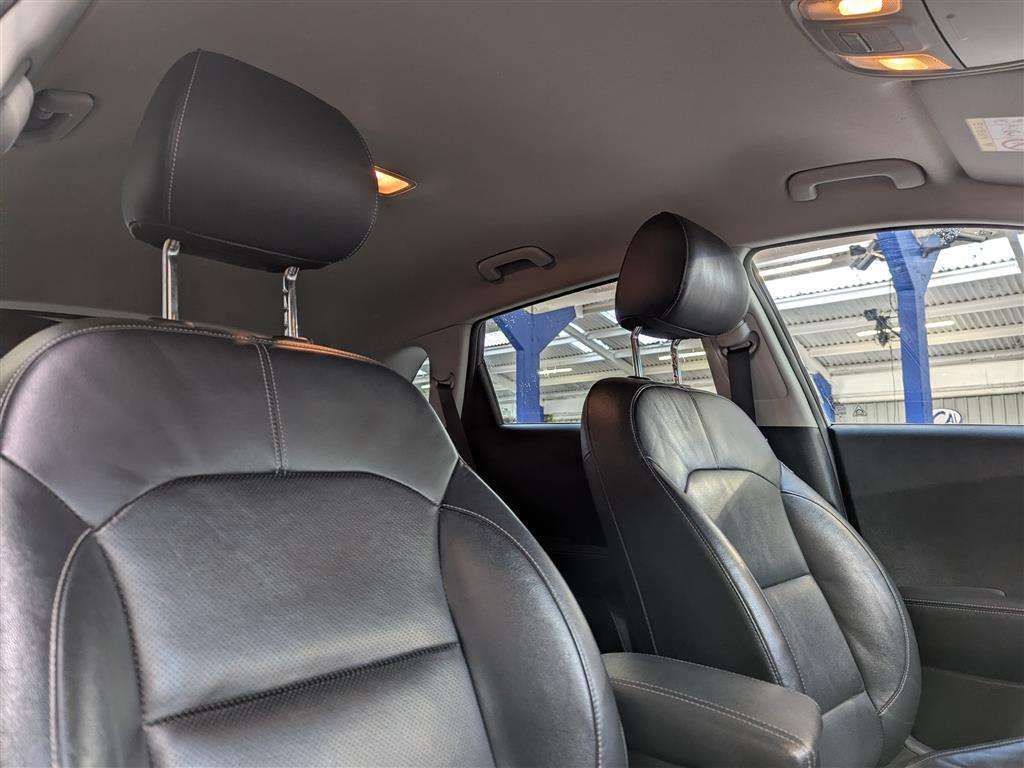 <p>2019 KIA NIRO 3 PHEV S-A</p>