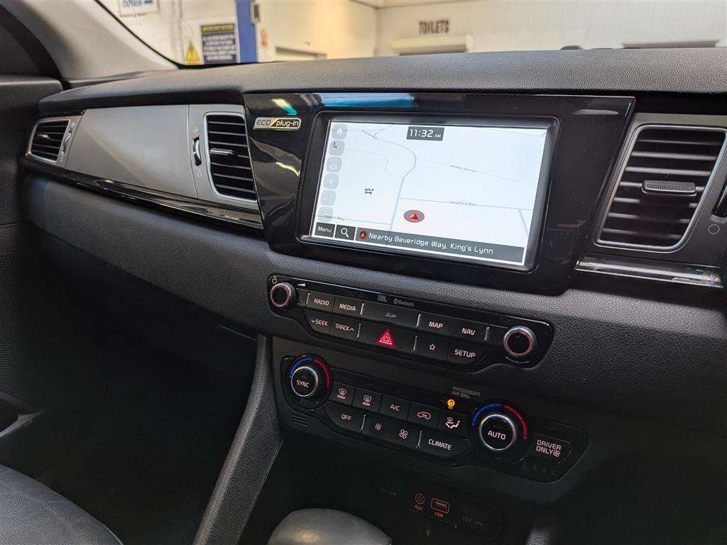 <p>2019 KIA NIRO 3 PHEV S-A</p>