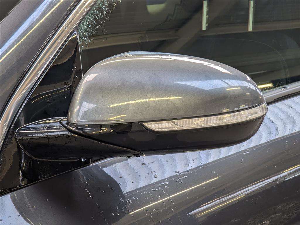 <p>2019 KIA NIRO 3 PHEV S-A</p>