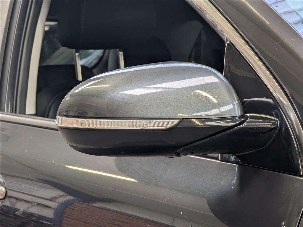 <p>2019 KIA NIRO 3 PHEV S-A</p>