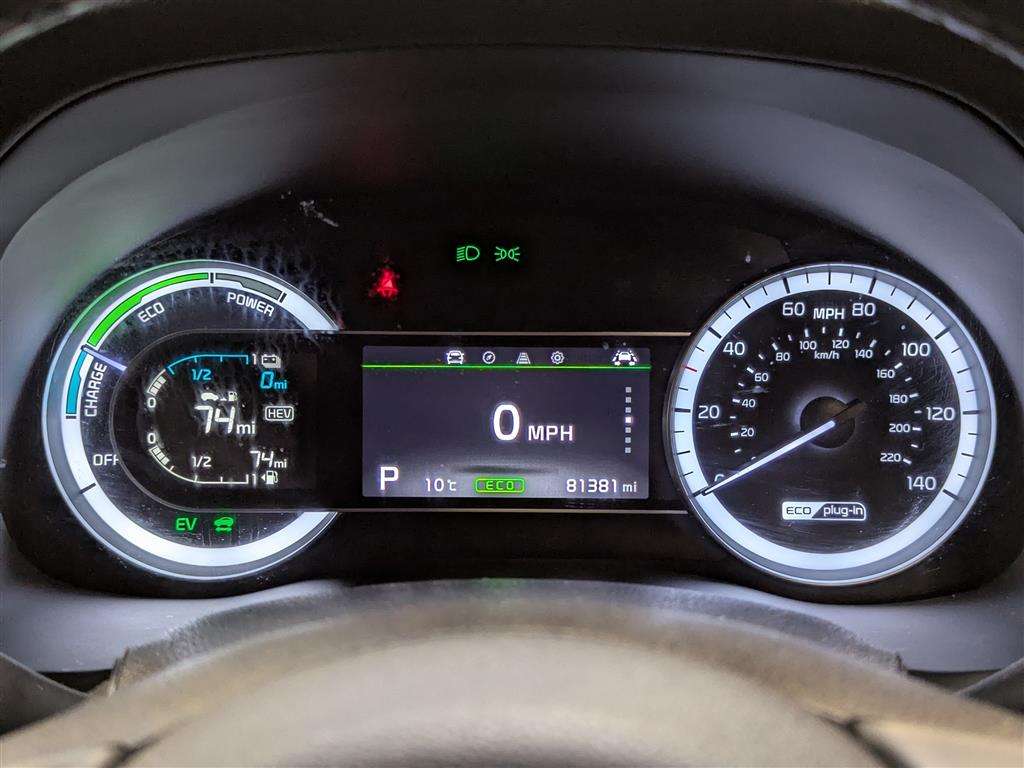 <p>2019 KIA NIRO 3 PHEV S-A</p>