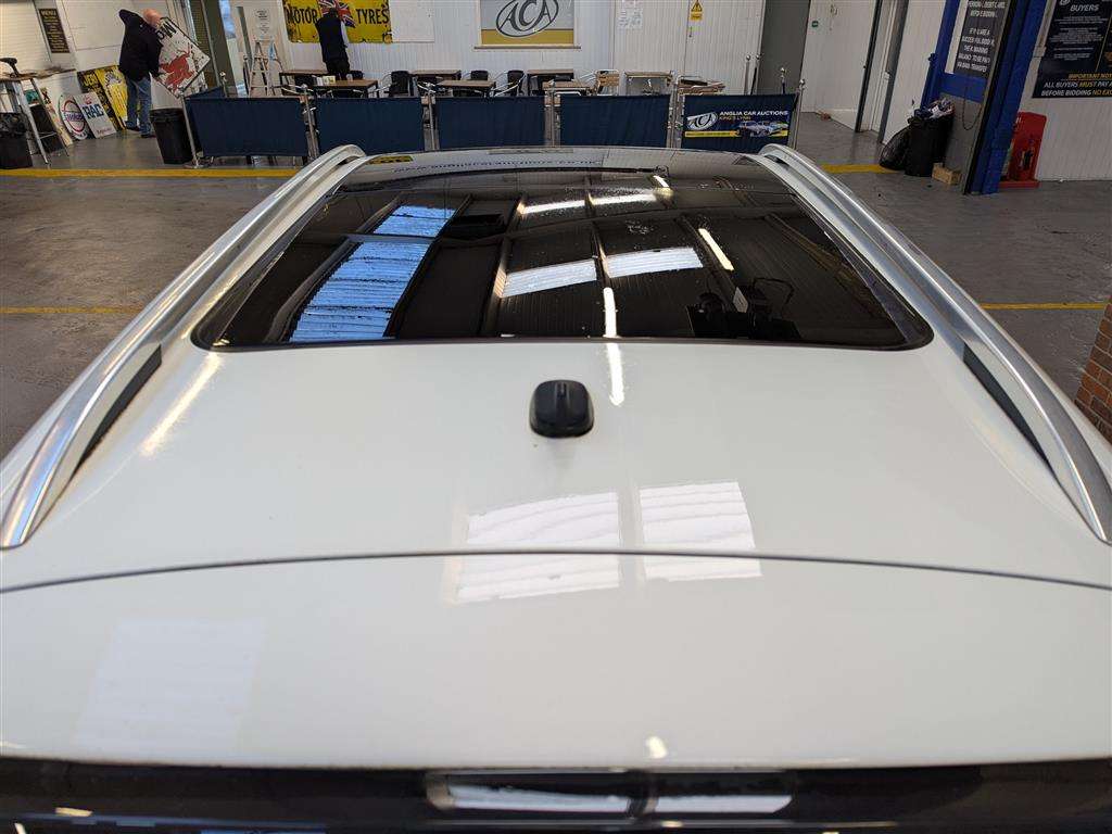 <p>2015 VOLKSWAGEN TOUAREG V6 R-LINE TDI BMT</p>