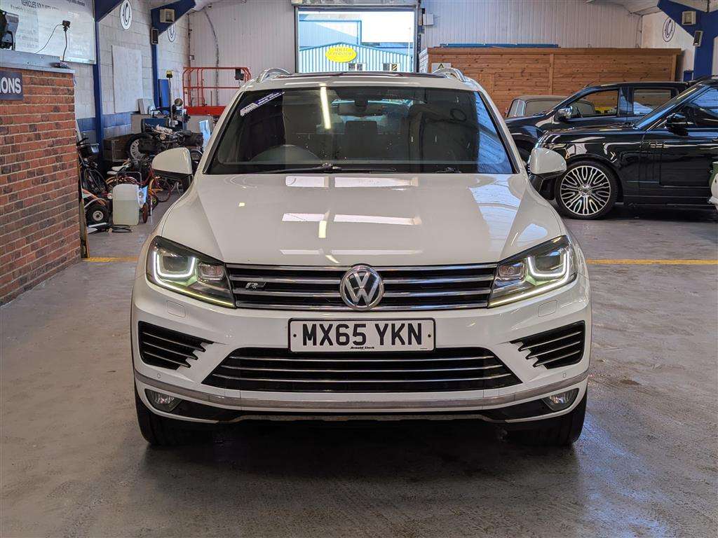 <p>2015 VOLKSWAGEN TOUAREG V6 R-LINE TDI BMT</p>