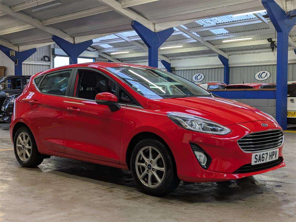 <p>2017 FORD FIESTA ZETEC</p>
