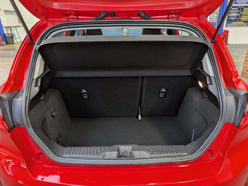 <p>2017 FORD FIESTA ZETEC</p>