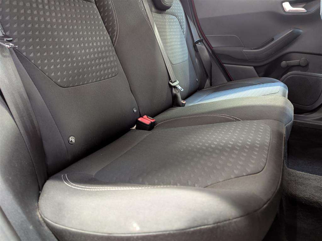 <p>2017 FORD FIESTA ZETEC</p>